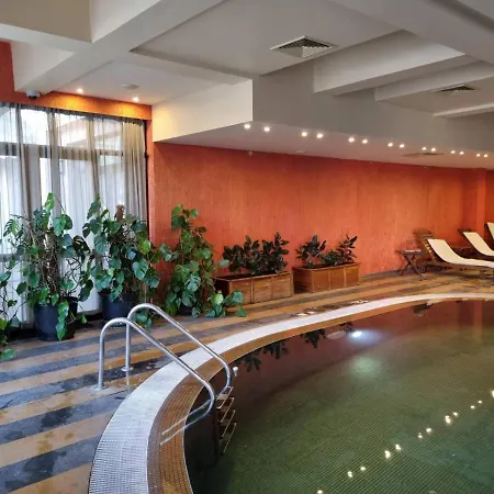 Royal Pool Sea 1